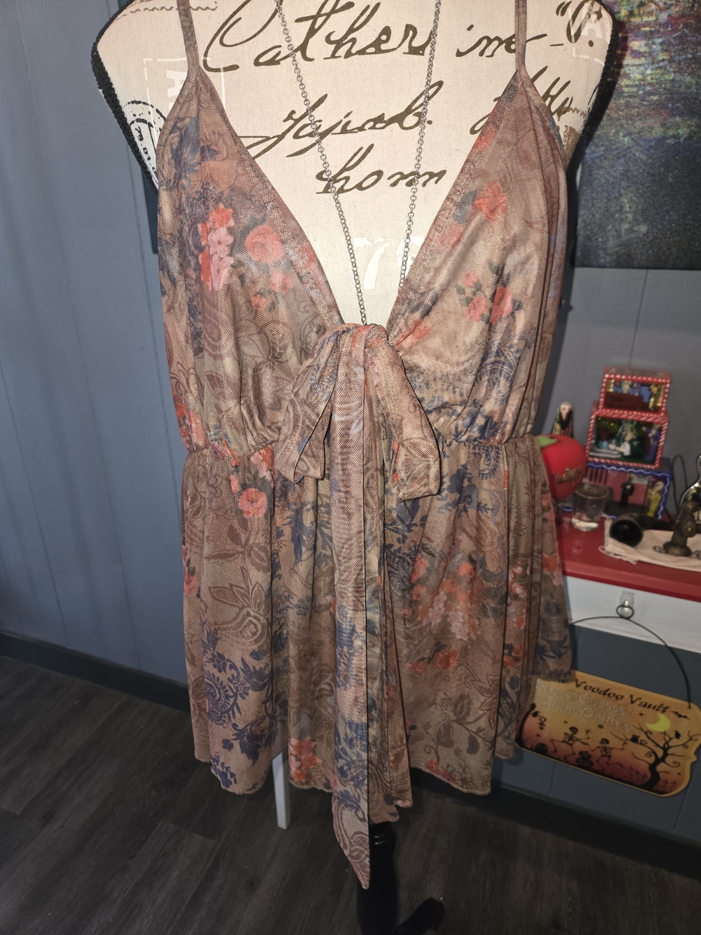 Shein Camisole. Light Weight With A Tie Front. Flowy And Sexy. Size 3XL
